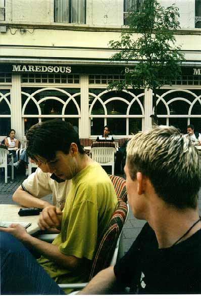 ant1.jpg (47083 bytes)