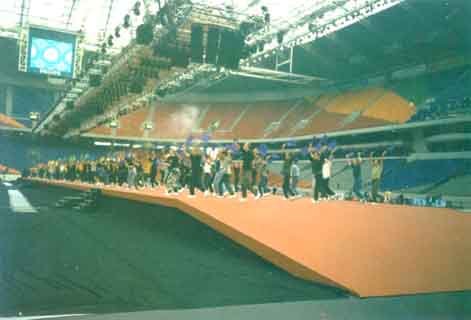 g2.jpg (19072 bytes)