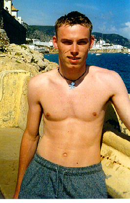 Ik8.jpg (28001 bytes)