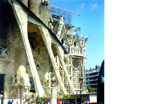 B8.jpg (50872 bytes)